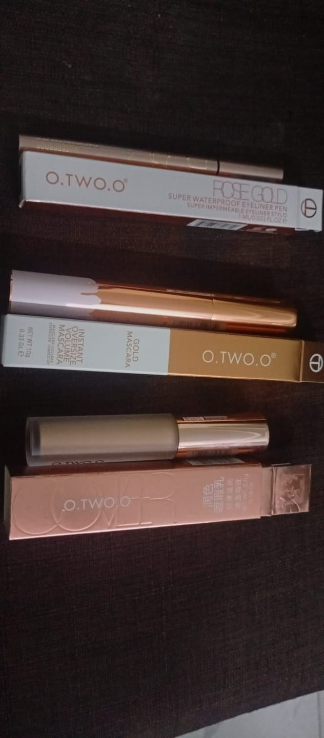 Customer photo review of O.TWO.O GOLD MASCARA