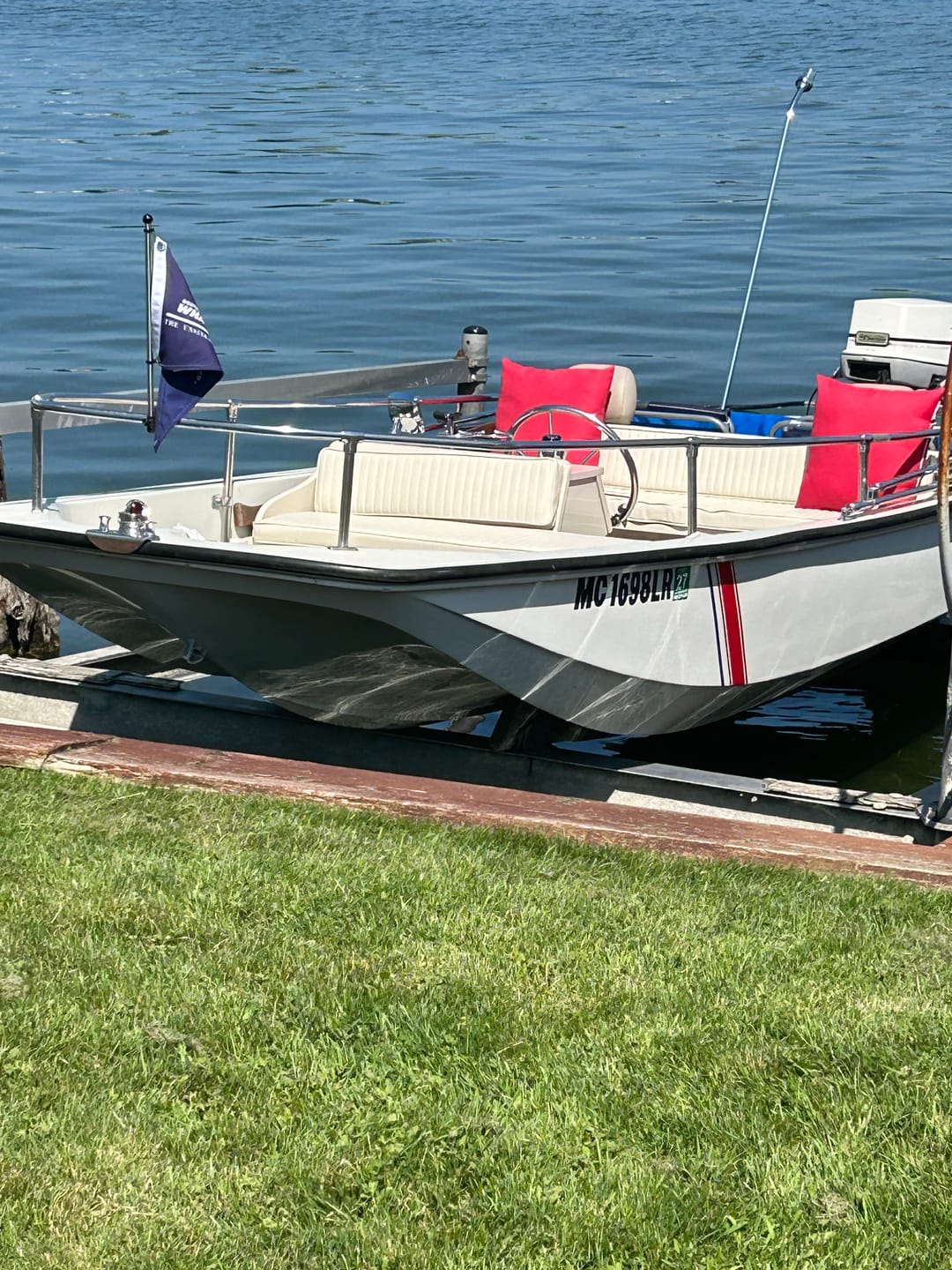 Customer photo review of Boston Whaler Classic Stern Light, Anchor Light (LED) 316 Stainless