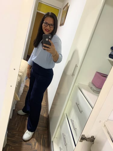 Customer photo review of PANTALÓN SASTRE RECTO FLORENCIA PARA MUJER