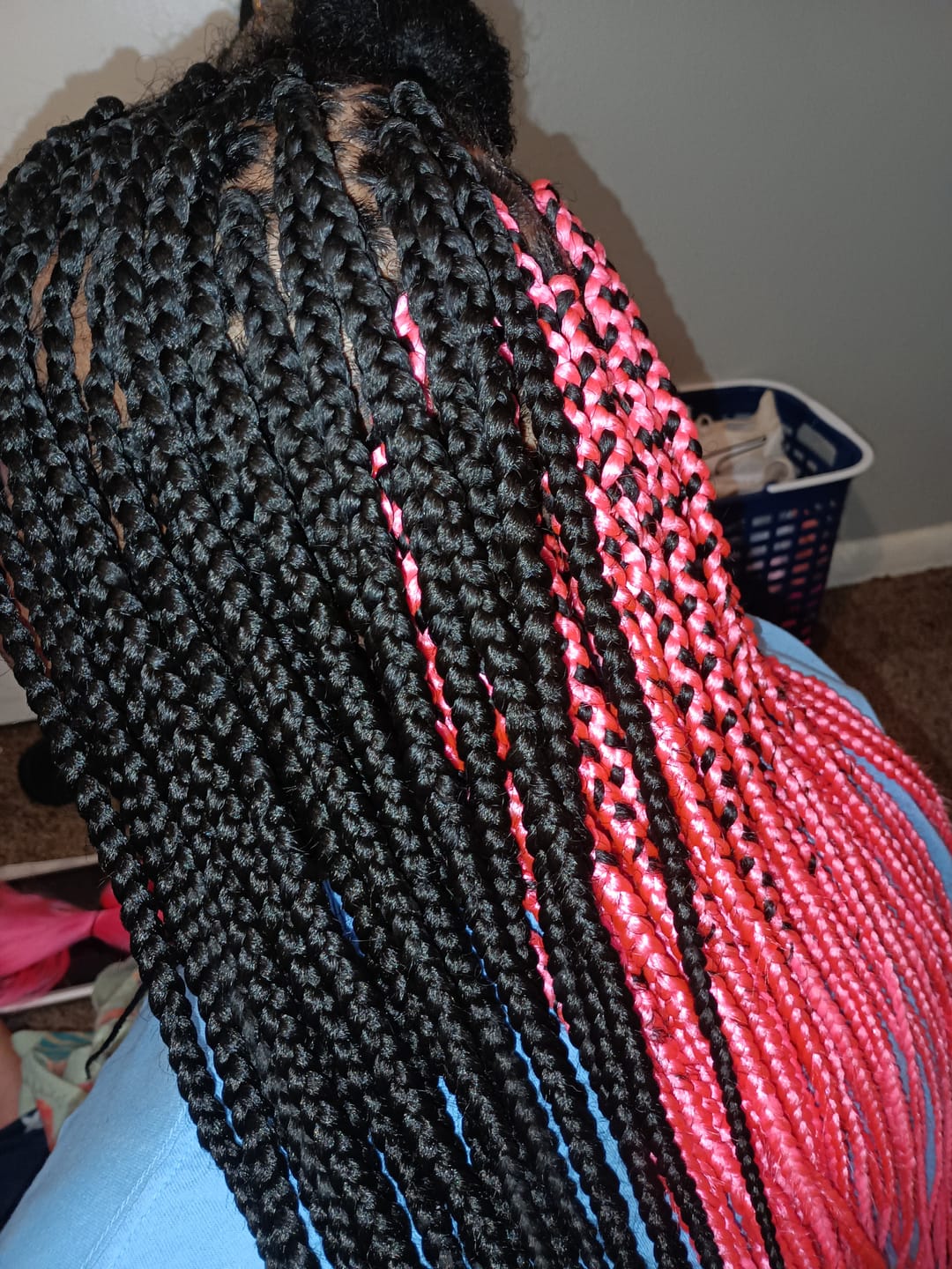 Customer photo review of Outre Xpression Synthetic 3X ULTRA BRAID - 52"