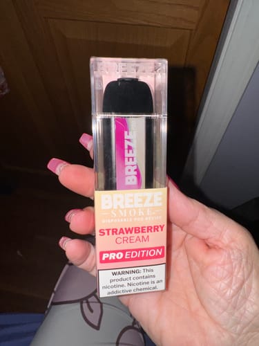 Customer photo review of Breeze Pro Disposable Vape
