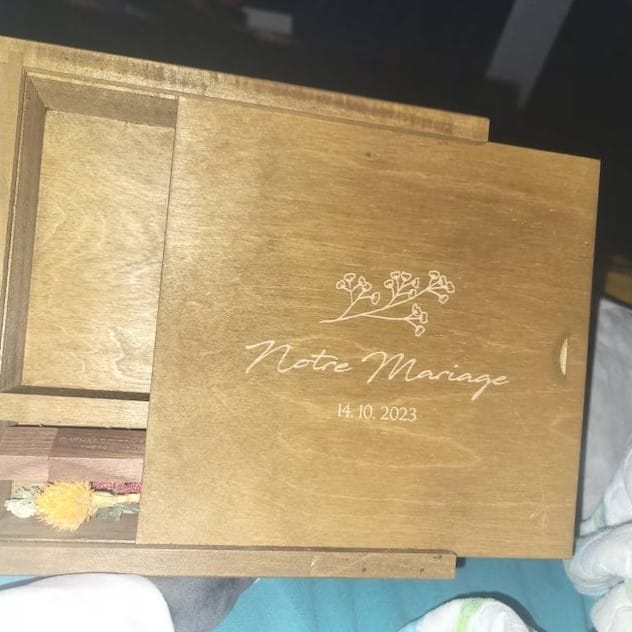 Customer photo review of 4 x 6 sliding lid photo box + compartment