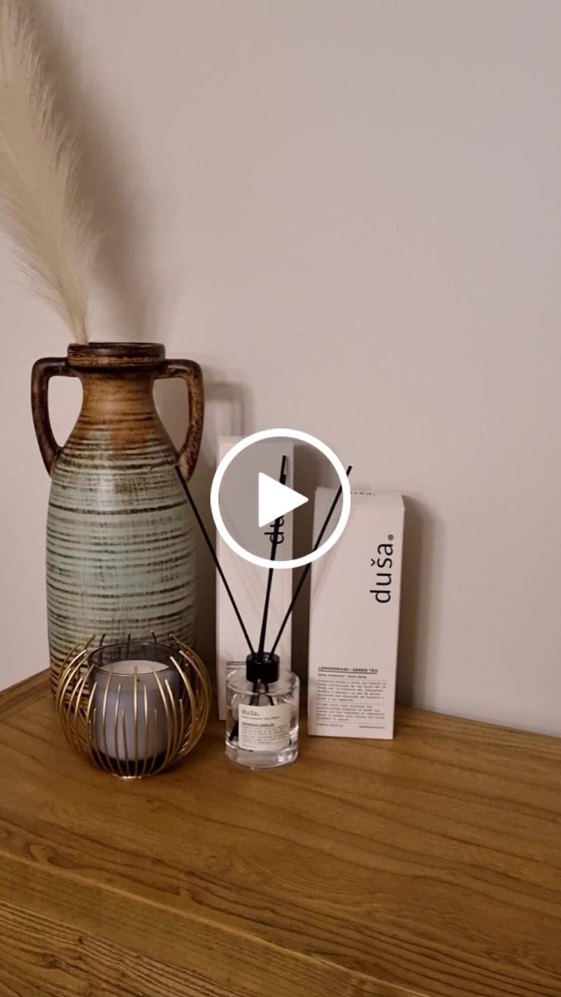 Customer video review of Lemongrass I Green Tea -Aromatizante en Spray |  Para Telas y Ropa de Cama | Eliminador de olores en Spray - 500ml