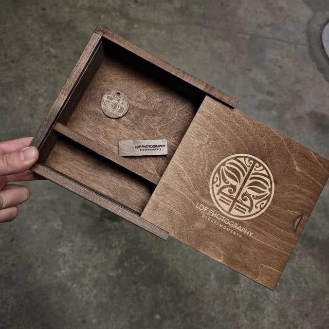 Customer photo review of 4 x 6 sliding lid photo box + compartment
