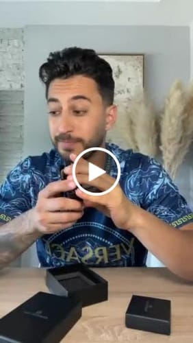 Customer video review of Smart Wallet 3.0