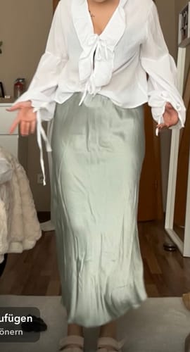 Customer photo review of Satin Maxi Rock - Salbei