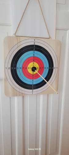 Customer photo review of Holzbogen Set mit 6 Saugnapf-Pfeilen, Zielscheibe, Köcher und Tasche