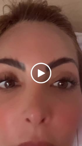 Customer video review of Suero para pestañas y cejas