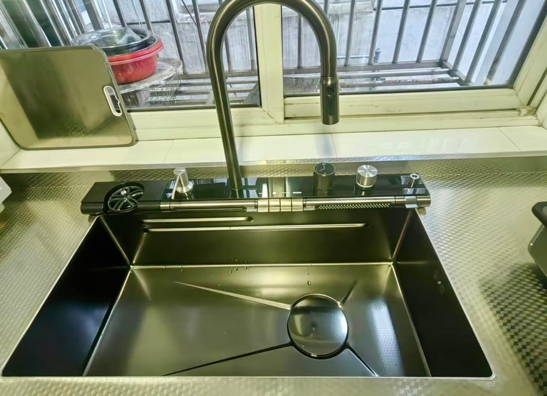 Customer photo review of Stainless Steel Waterfall Kitchen Sink with Embossed Digital Display, Large Single Slot, All-in-One Faucet, and Multi-Functional Wash Basin