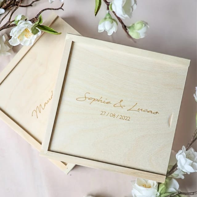 Customer photo review of 4 x 6 sliding lid photo box + compartment