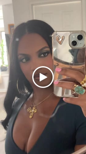 Customer video review of 18k Gold Baroque Cross Pendant Necklace