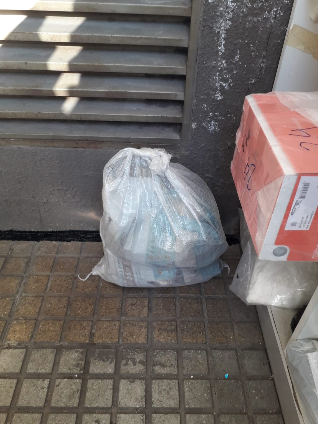 Customer photo review of Arena Minino 16kg - Carbón Activado [Nueva]