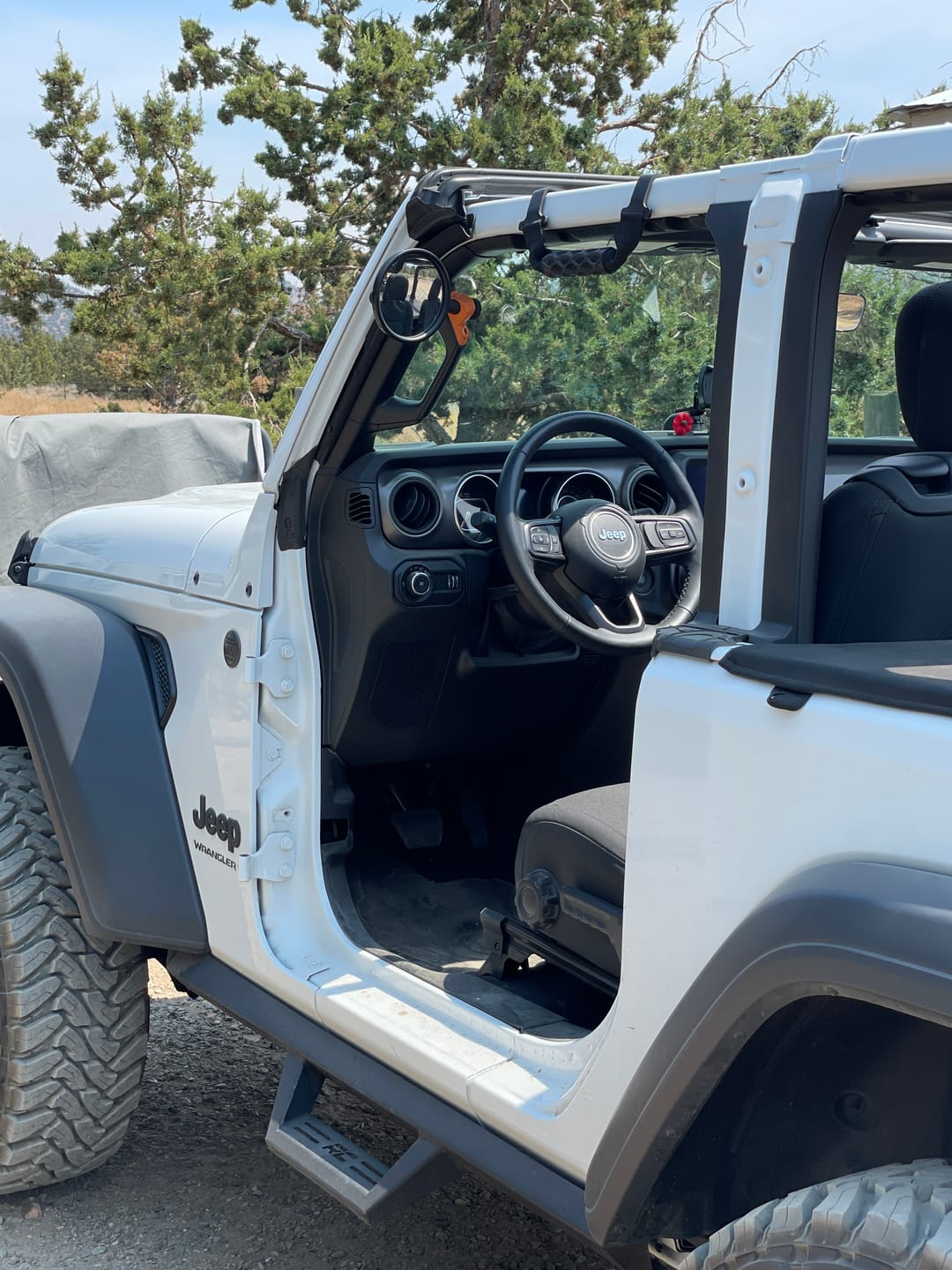 Customer photo review of JL/JLU A-Pillar Side Jeep Mirrors with Base Mount Driver AND Passenger