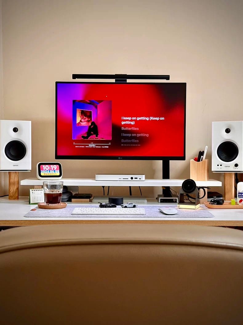 Customer photo review of Edifier Desktop Speaker Stand Wood
