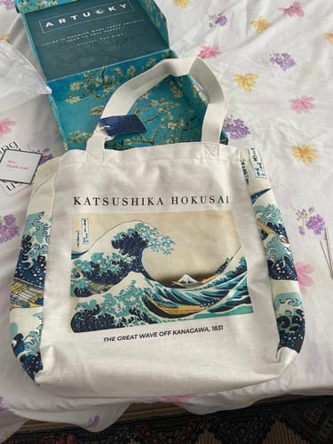 Customer photo review of The Great Wave off Kanagawa Omuz Çantası