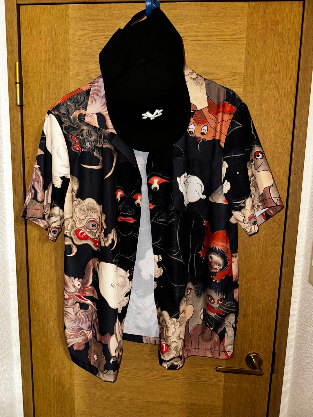 Customer photo review of 江戸時代「妖怪尽くし図鑑」浮世絵アロハシャツ