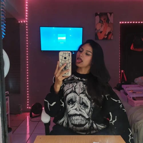 Customer photo review of Solo Leveling Statue of God Loose Knit Sweater