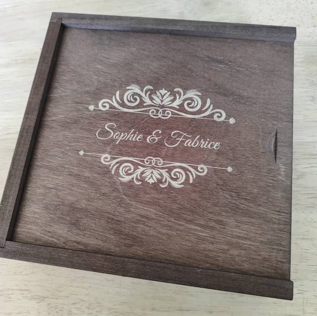 Customer photo review of 4 x 6 sliding lid photo box + compartment