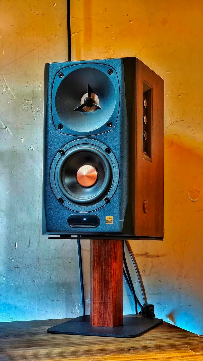 Customer photo review of Edifier Desktop Speaker Stand Wood