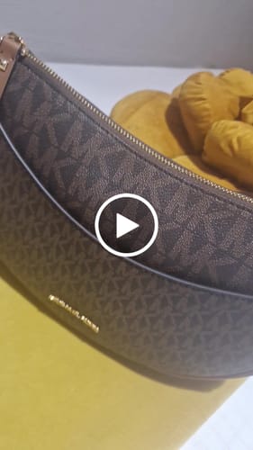 Customer video review of Dover Medium Signature Logo Crossbody Bag (BROWN) - Disponivel