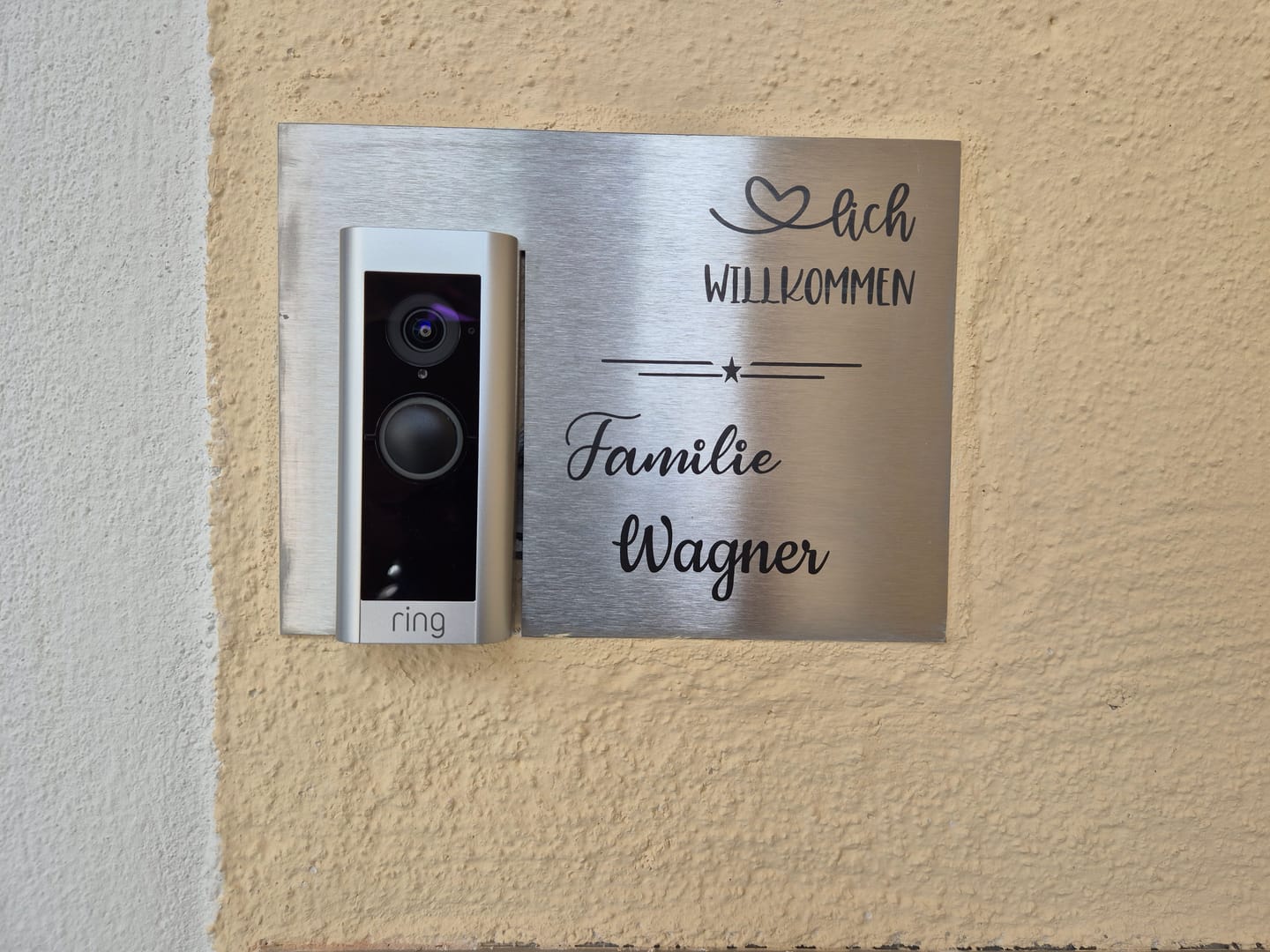 Customer photo review of Dekorschild für "Ring Doorbell Pro 2" aus V2A Edelstahl  - Weiß / Anthrazit pulverbeschichtet oder Edelstahl gebürstet