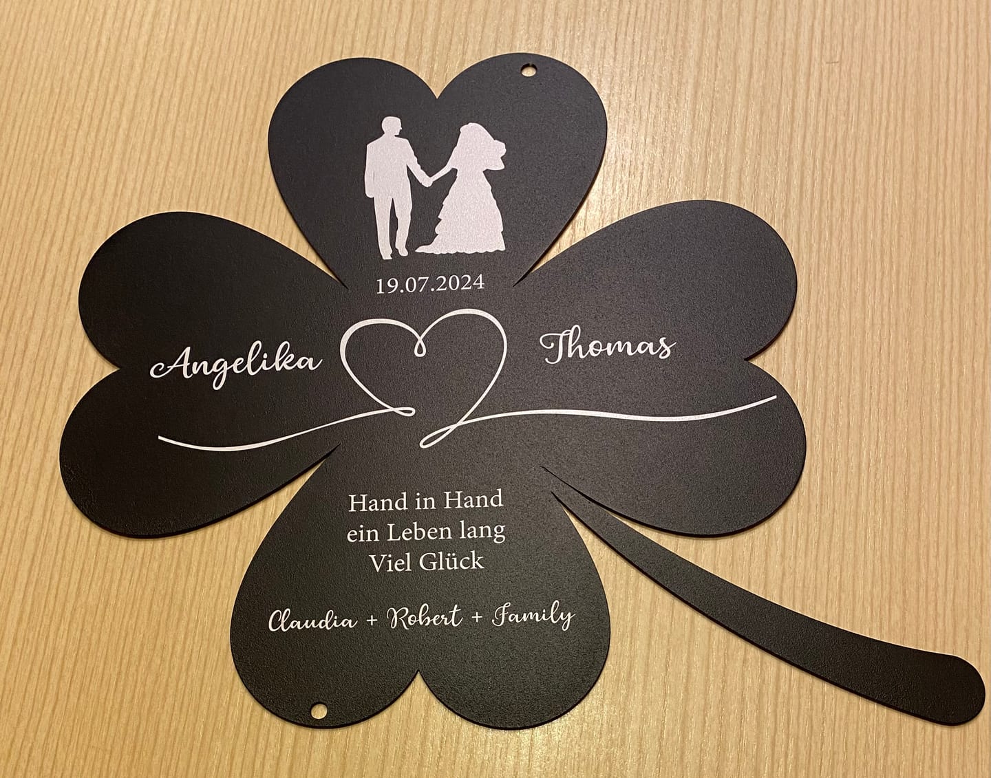 Customer photo review of Ausgefallenes Hochzeitsgeschenk: Glückskleeblatt IV zur Hochzeit - personalisierbar