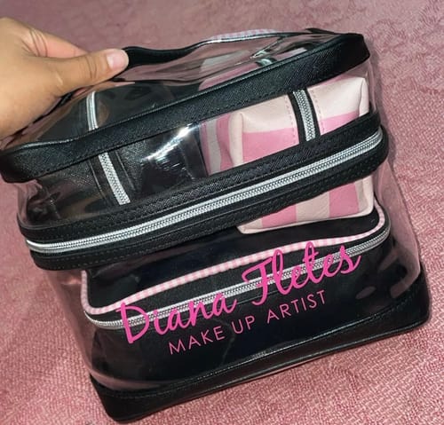 Customer photo review of Cosmetiquera Diana Fletes