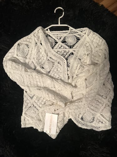 Customer photo review of Leandra Cardigan - Weiß
