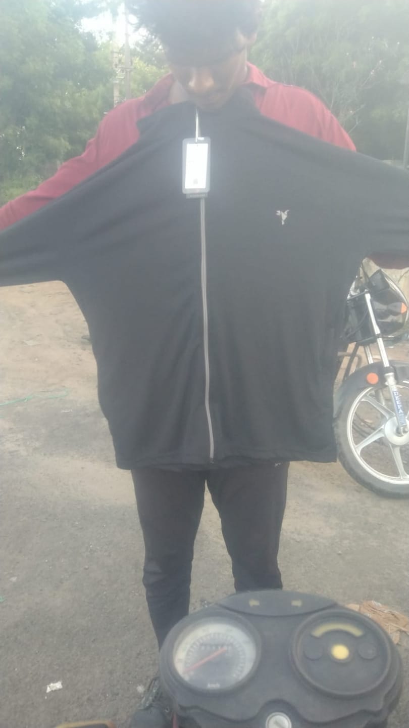 Customer photo review of Jet Black - Sunblock Jacket