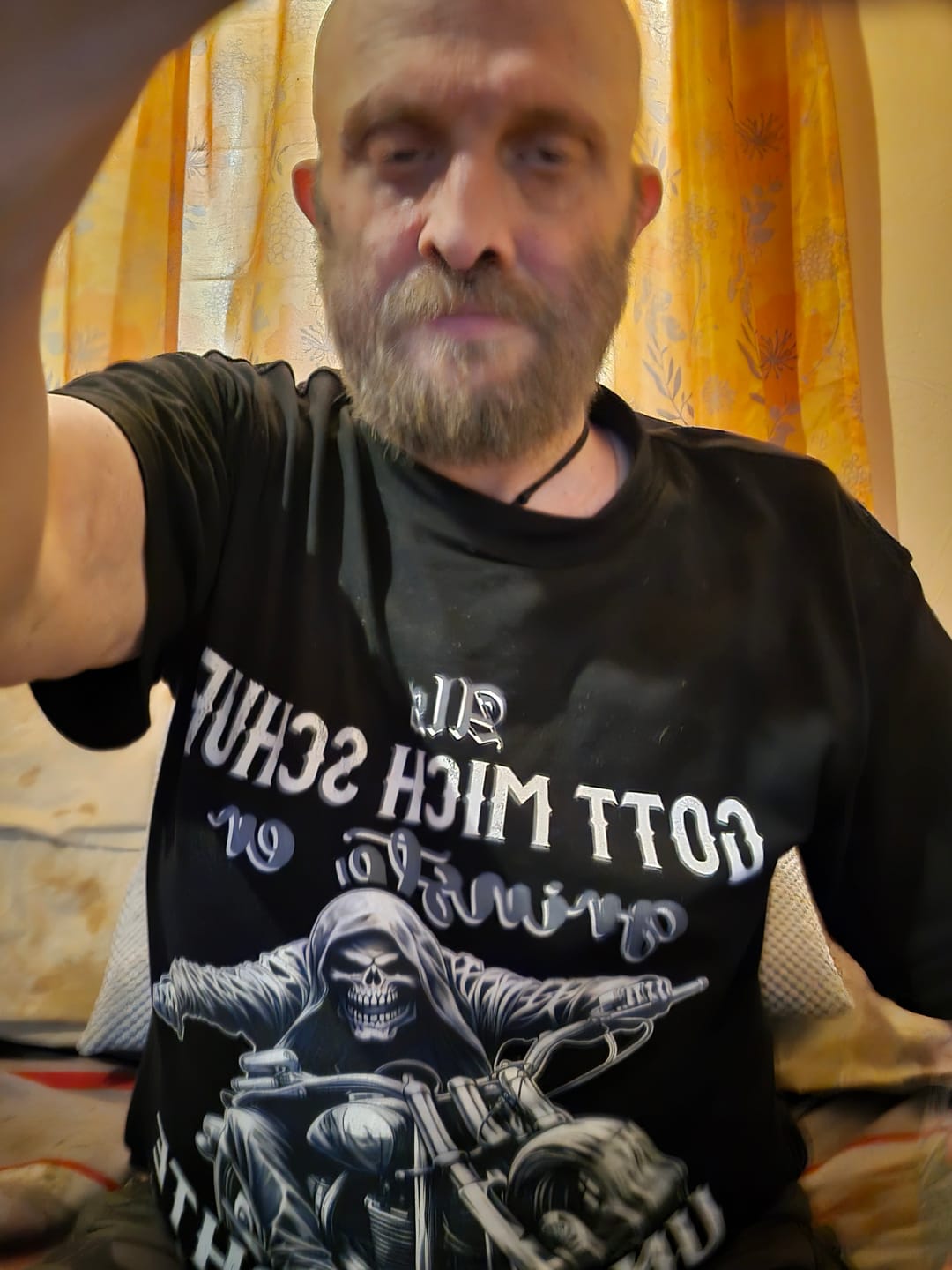 Customer photo review of Biker - Als Gott mich schuf grinste er und dachte, das wird sicher lustig!  - Herren Premiumshirt