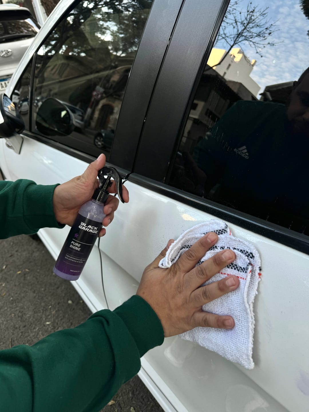 Customer photo review of Pure Shine - Limpiador y Protector para Auto BLACK GARAGE
