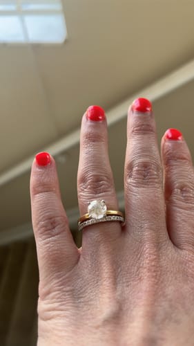 Customer photo review of VINTAGE 10K WHITE GOLD .28 CTTW DIAMOND BAND RING 6.75