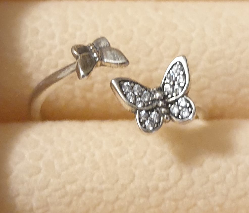 Customer photo review of Anillo Maripositas