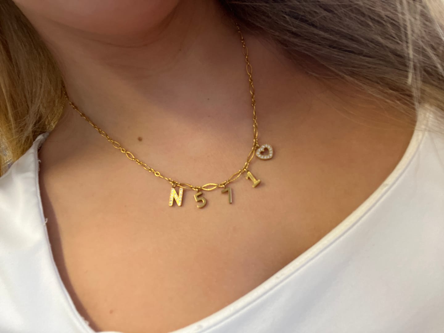 Customer photo review of Smooth Letter Halskette | 18K vergoldet