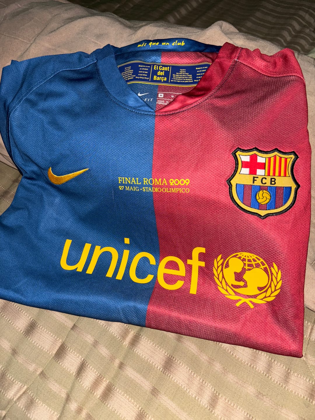 Customer photo review of Fc Barcelona 2009 Jersey - Messi No. 10