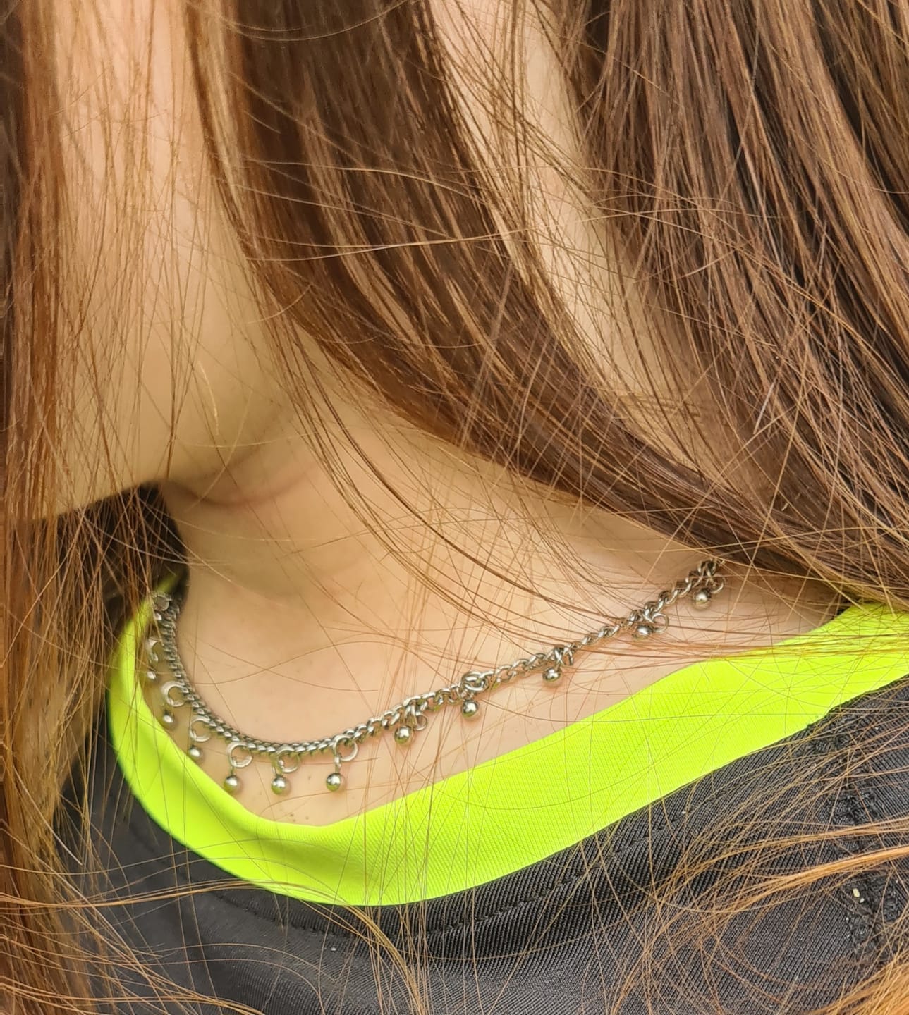 Customer photo review of Dangling Dotted Halskette