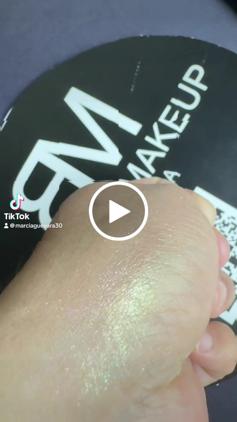 Customer video review of Rainbow glow Eyeshadow/highlighter