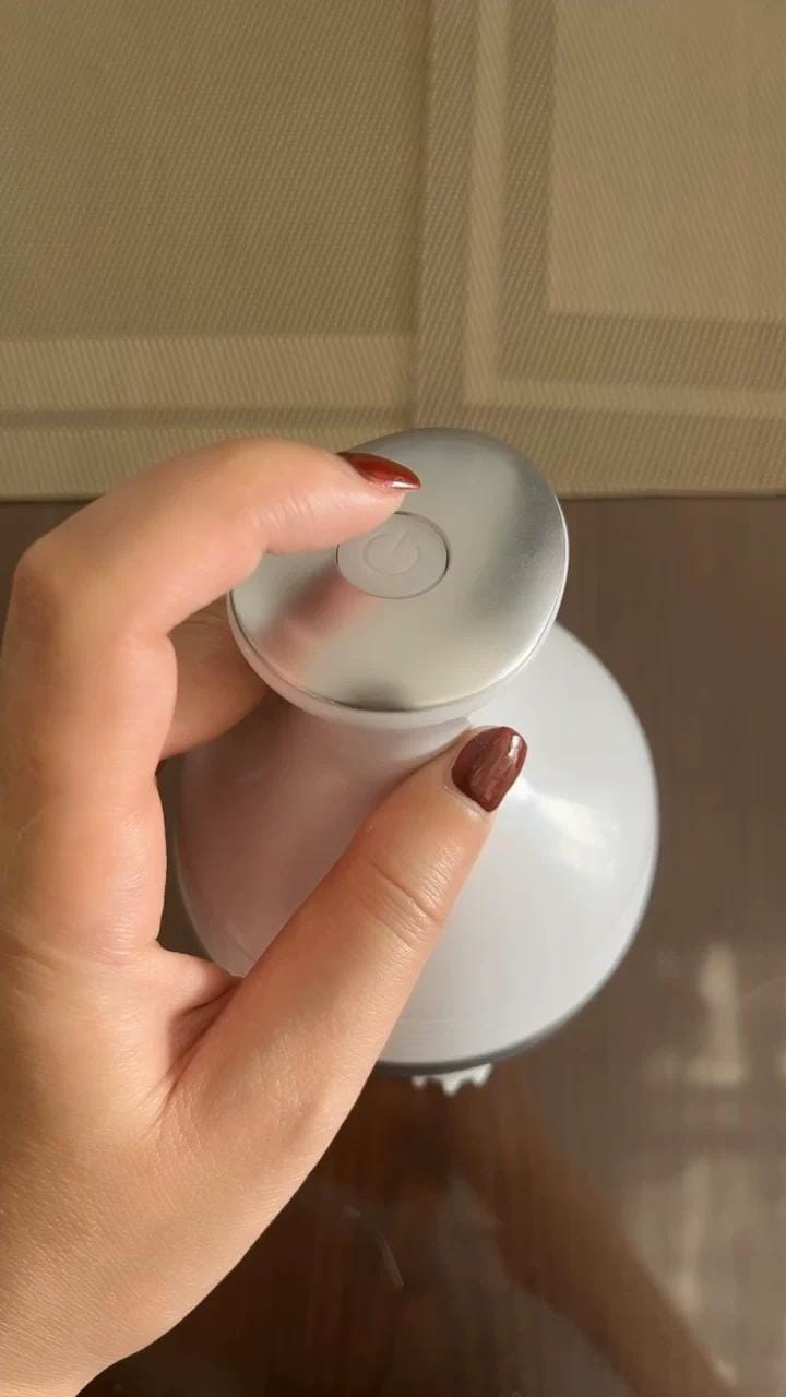 Customer photo review of Viva Comfort Scalp & Body Massager for Pets