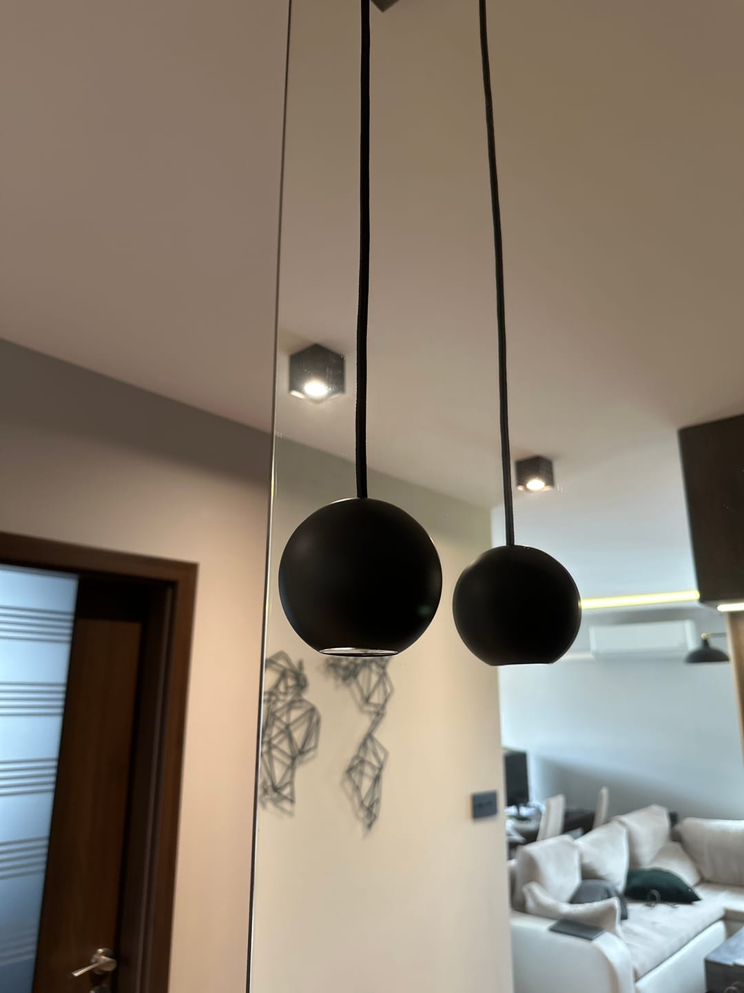 Customer photo review of Nowoczesna lampa wisząca, 1 kula (kolory Pantone) Bola Bola LED Loftlight