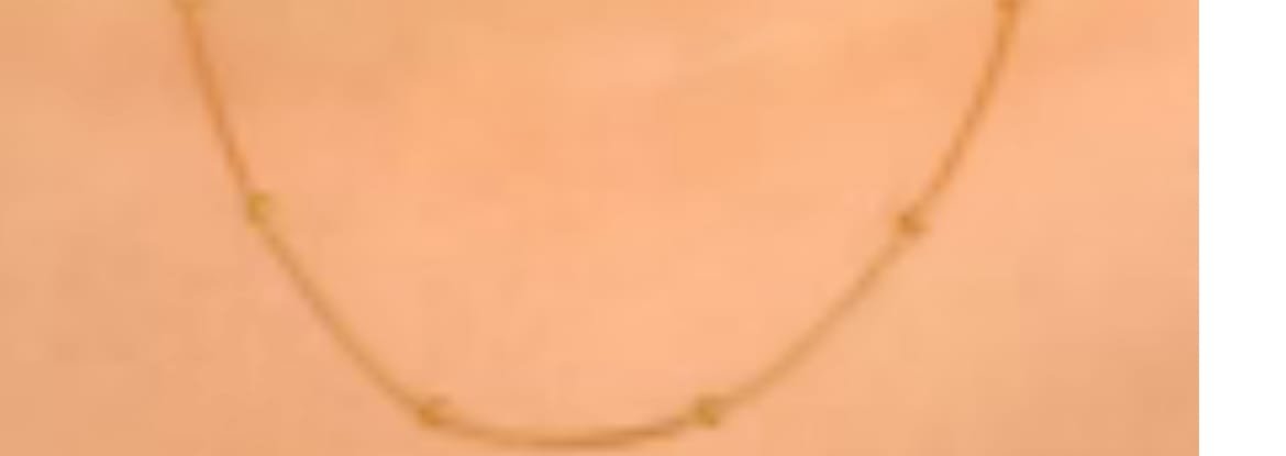 Customer photo review of Collar Dorado Con Bolitas