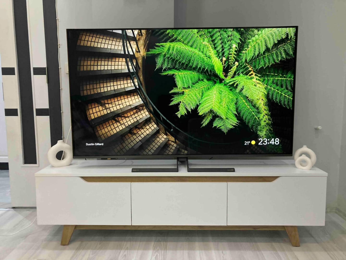 Customer photo review of Rani D1 Tv Ünitesi Modern Ayaklı Tv Sehpası 180 cm  Beyaz - Sepet Ceviz