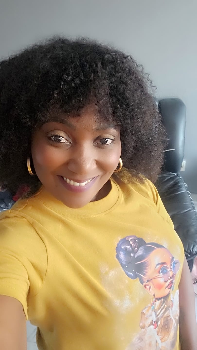 Customer photo review of Brazilian Kinky Curl Fringe - Gabby