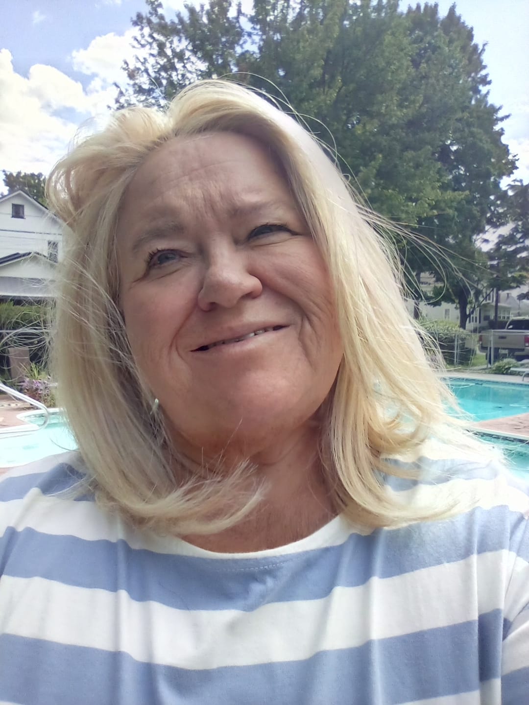 Customer photo review of SHOW STOPPER - Creamy Blonde