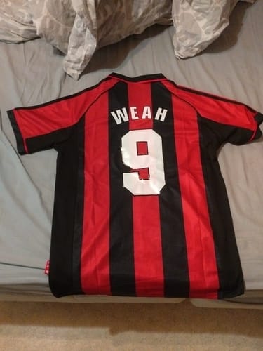 Customer photo review of George Weah AC Milan Retro Football Jersey