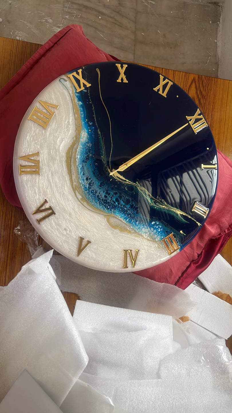 Customer photo review of Ticking Thunder Clock Regular Size 17.5 Inches (Royal Blue)
