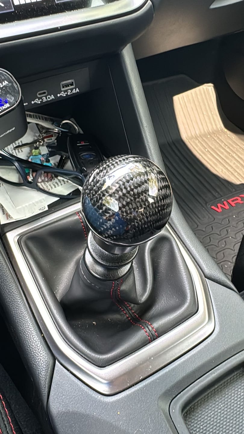 Customer photo review of Weighted Black Carbon Fiber Shift Knobs