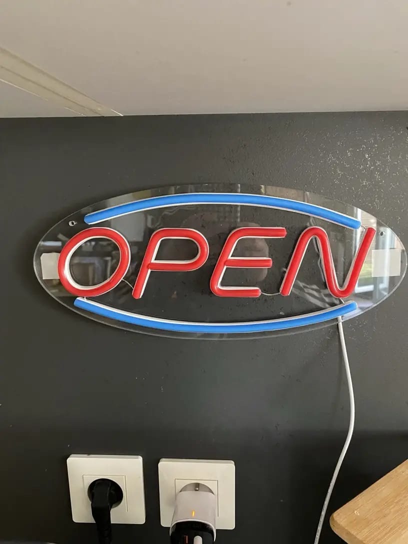 Customer photo review of Open - Neon Tabela