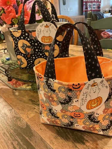 Customer photo review of Owl O-ween Simple Bundle (8) Fat Quarter Bundle