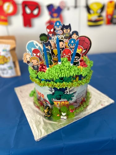 Customer photo review of Superhero Marvel Avengers - Edible Icing Cake Wrap