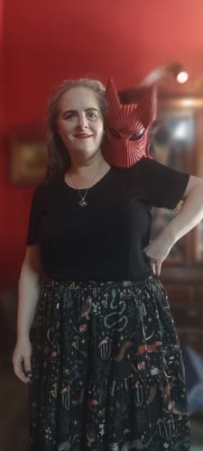 Customer photo review of BRAM STOKER'S DRACULA Order of the Dragon Helmet Bag in Blood Red